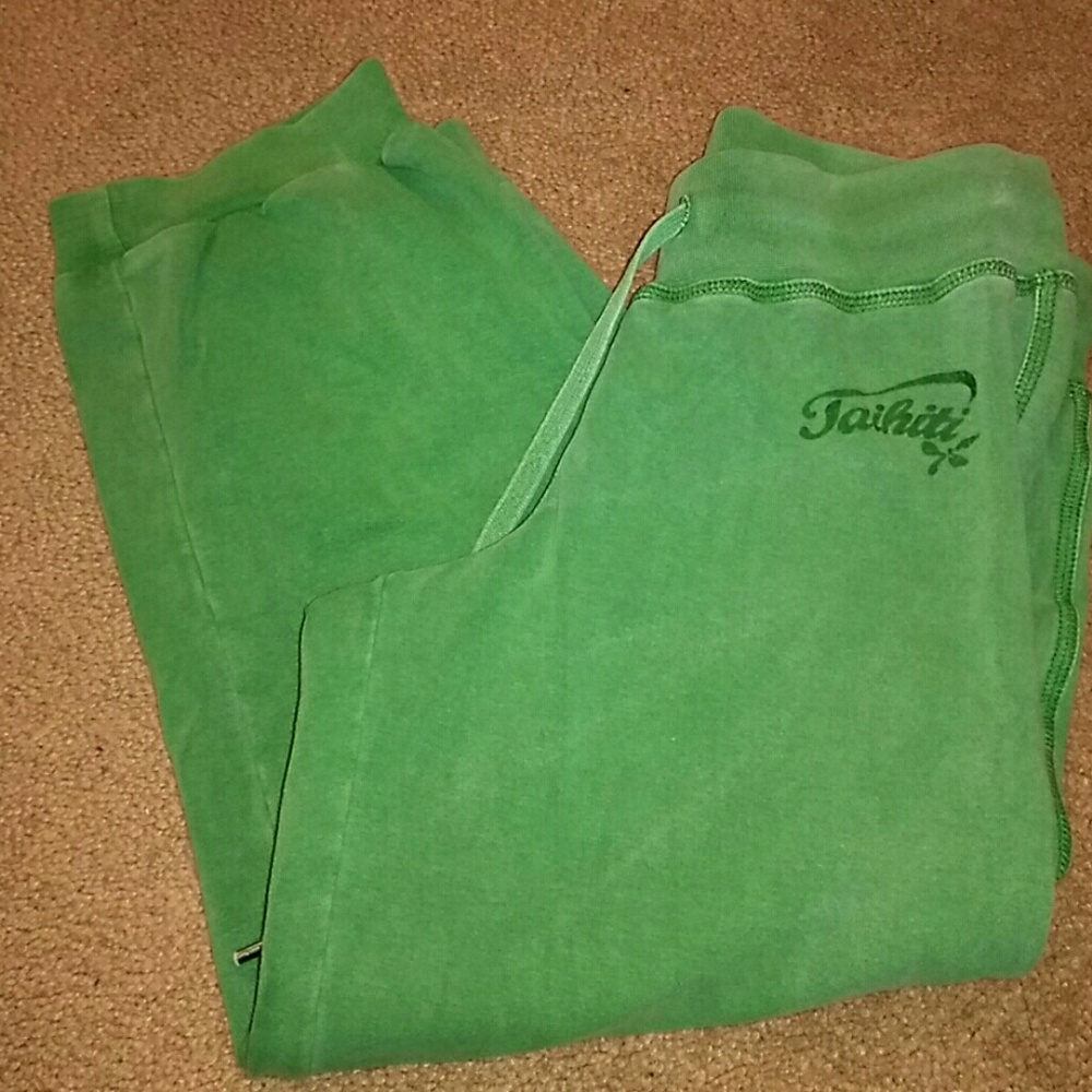 3/$25 H&M Green Capri/Shorts Size XS